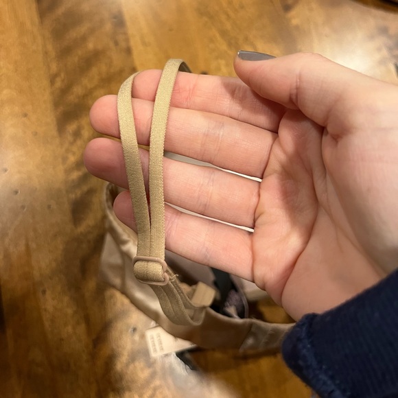 Victoria’s Secret, set of 2 pushup 32C bras, 1 NWT, can be sold separately, sexy - Picture 8 of 9